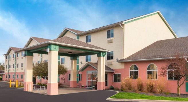 Baymont By Wyndham Galesburg