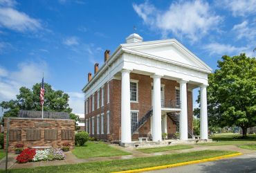 Old Knox County Court House/Knox County Historical Museum